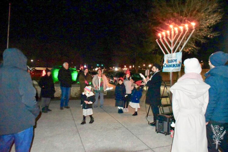 Lakemont menorah lighting brings community together
